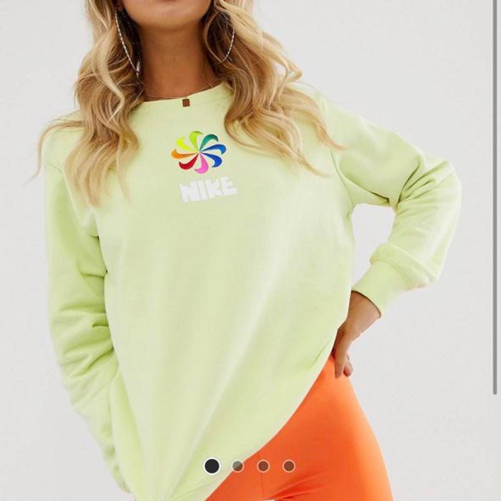 Nike Rainbow Pinwheel Long Sleeve Pullover Sweatshirt Size Small  *small stain